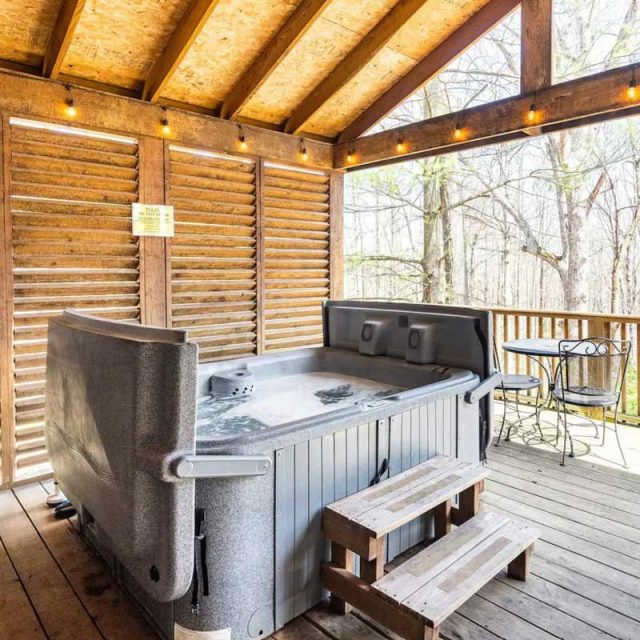 Romantic Escape Cabin - Ohio's Romantic Cabins